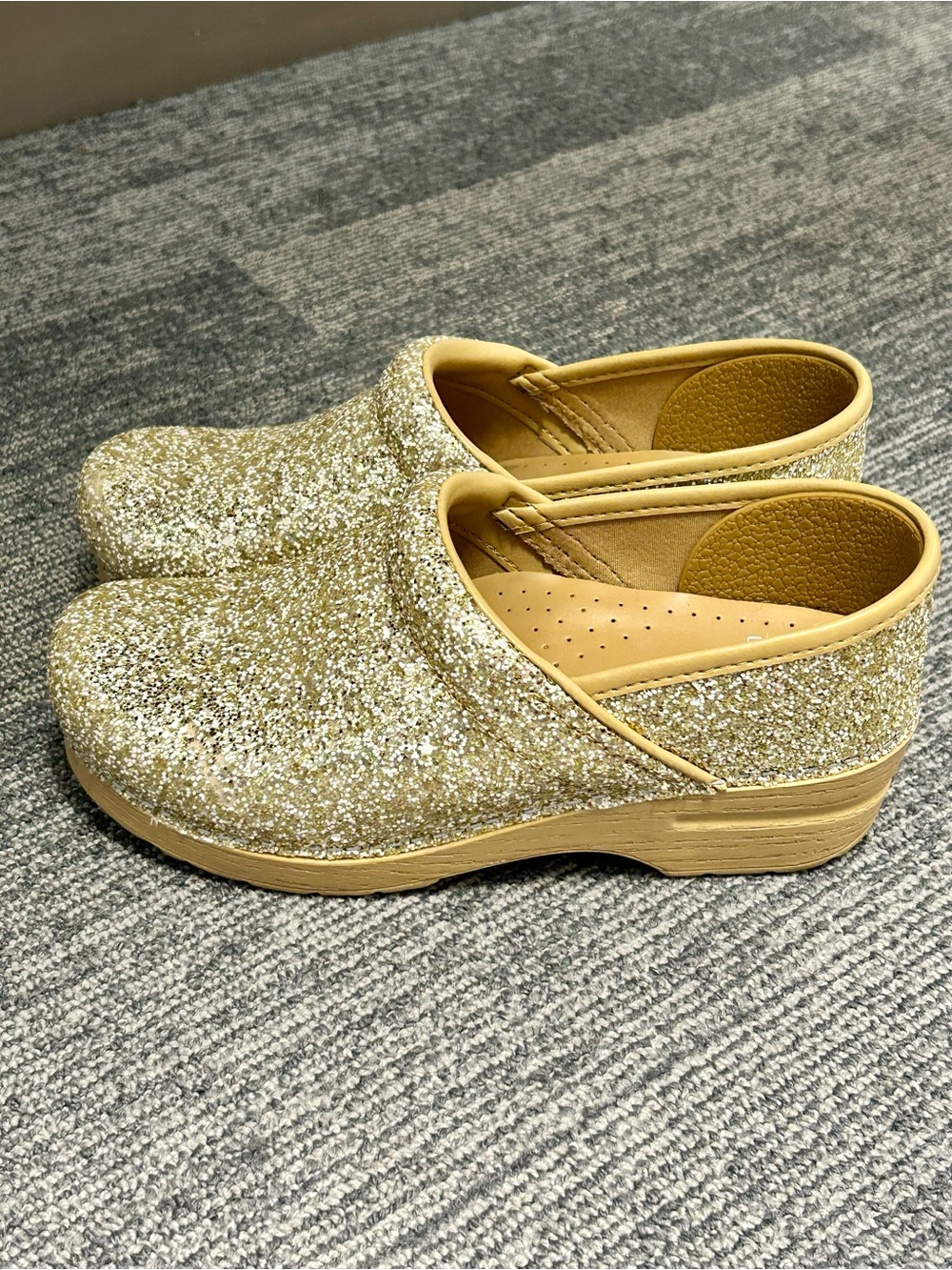 Sparkle champagne Gold Glitter Dansko slip on clogs size 38